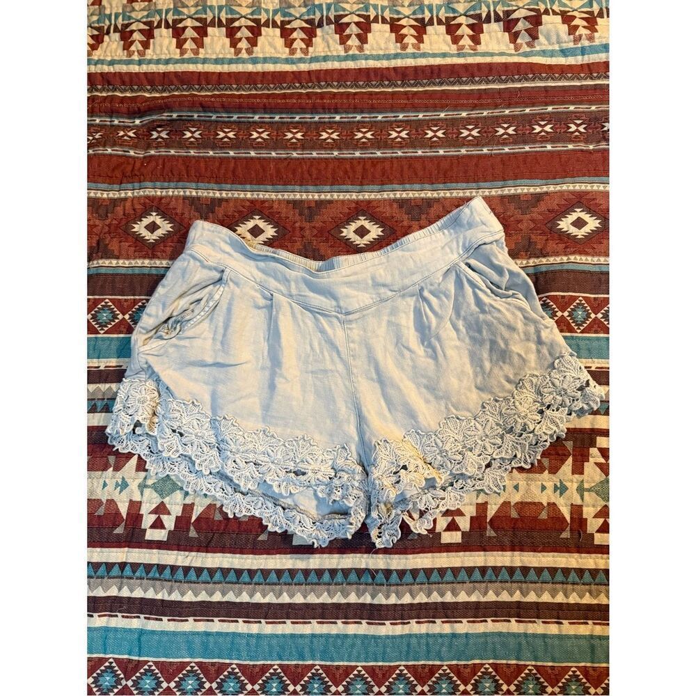 Free People cream Crochet Trim Shorts size small